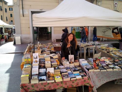 Il Foglio Letterario Edizioni è in corso Italia a Piombino per il Maggio dei Libri Off.